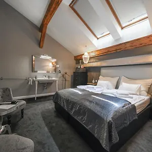 Blue Velvet 3* Budapest